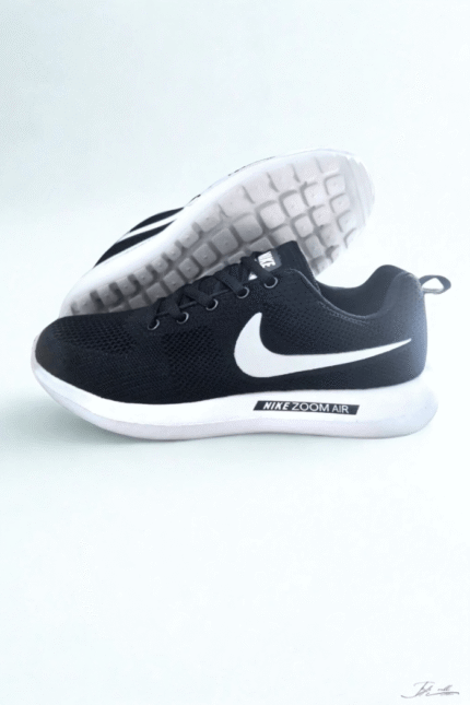 Nike Zoom B & W Ie Sneaker
